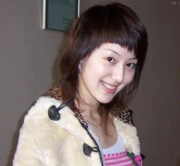 王冠与曹可凡传绯闻,消失4年再回归力破谣言,如今39岁还是单身_观众