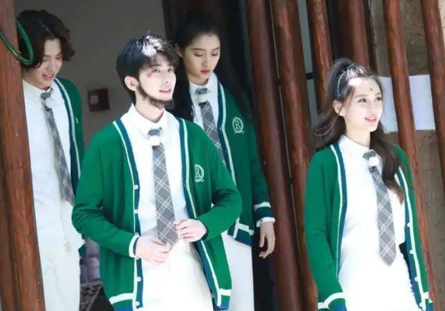 《奔跑吧》成员喊蔡徐坤"坤坤",黄明昊却不同,粉丝听到要吃醋_沙溢