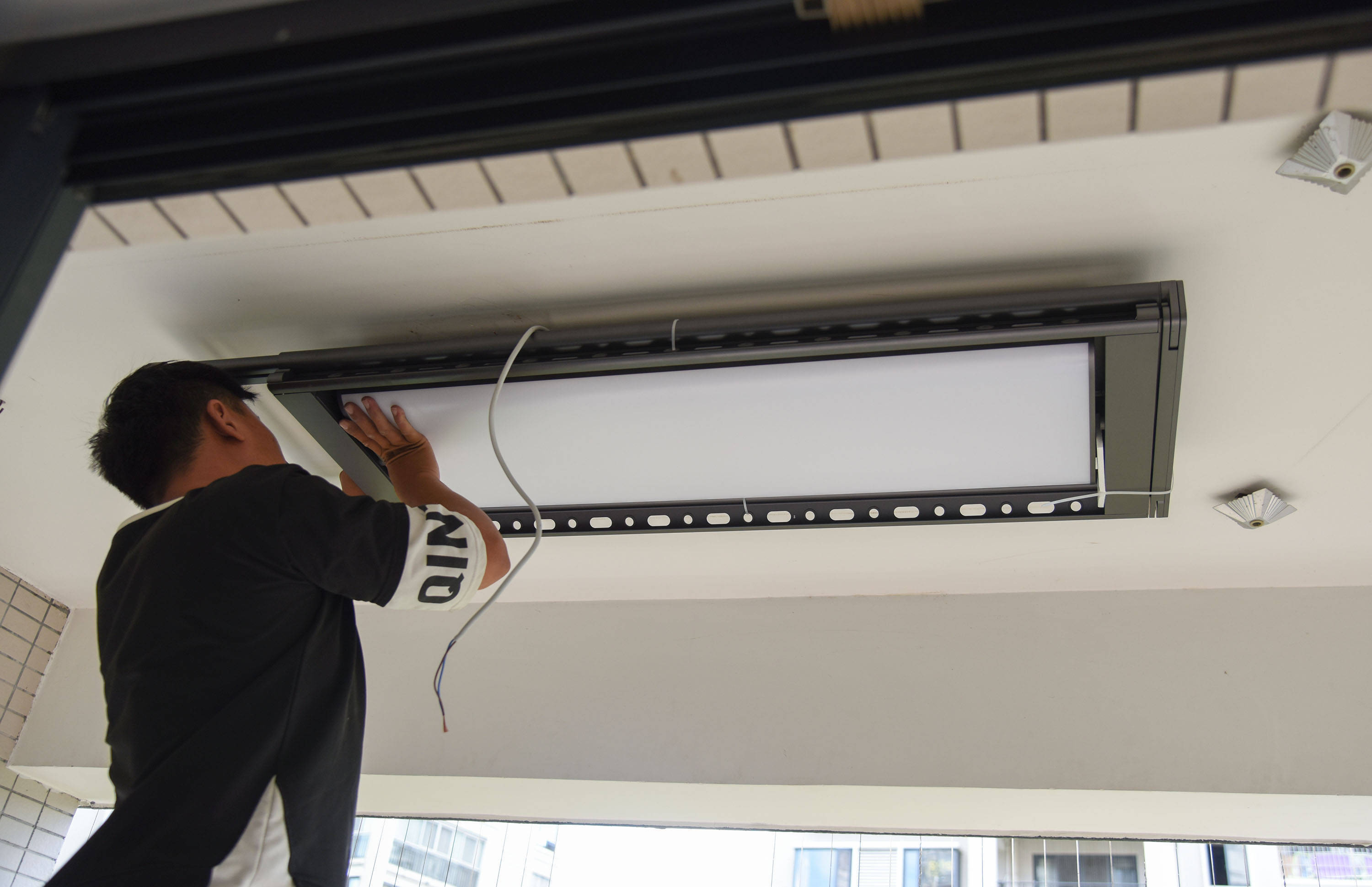 智控升降七十斤晒量 年轻人的新阳台神器,米家智能晾衣架pro体验_自动