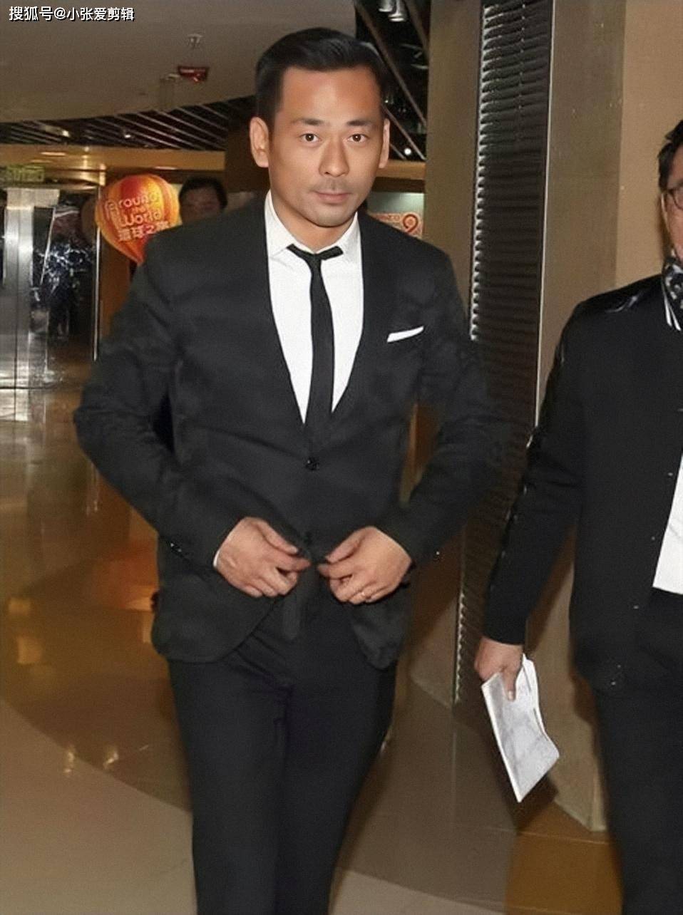 "崩牙驹"的头马黄达豪,手持ak47绝地翻盘,入狱后与老大翻脸_社团_澳门