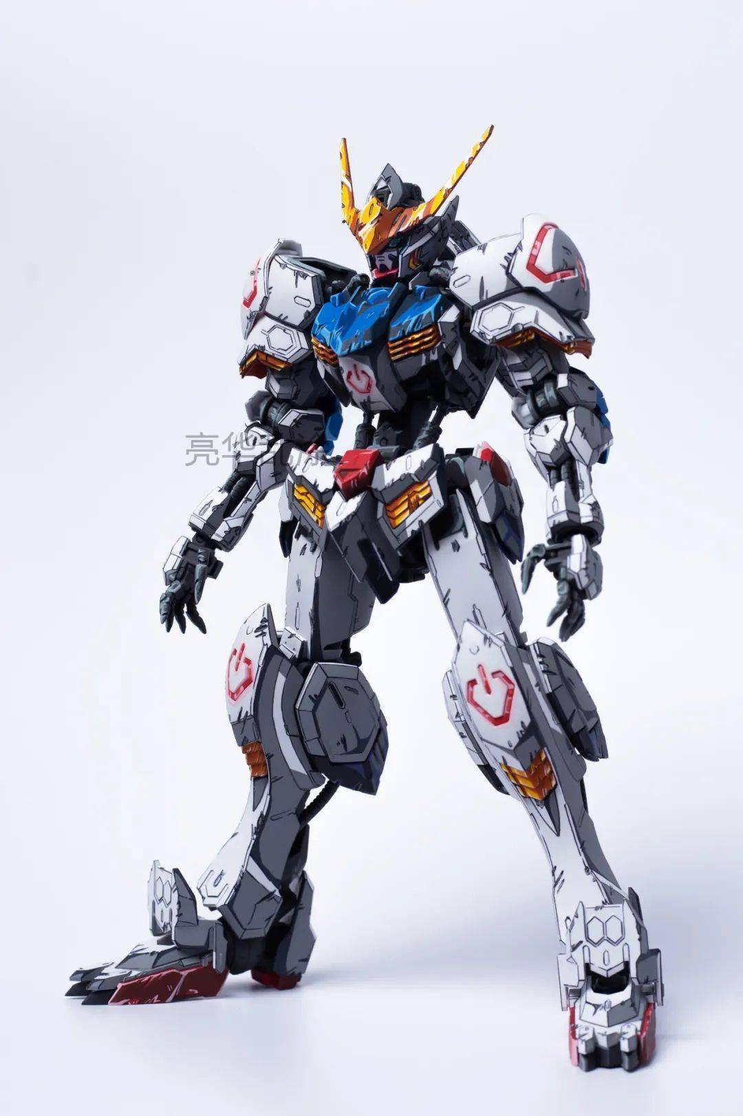 动画中的战斗效果get,mg巴巴托斯二次元战损涂装!_进行_公众_模型