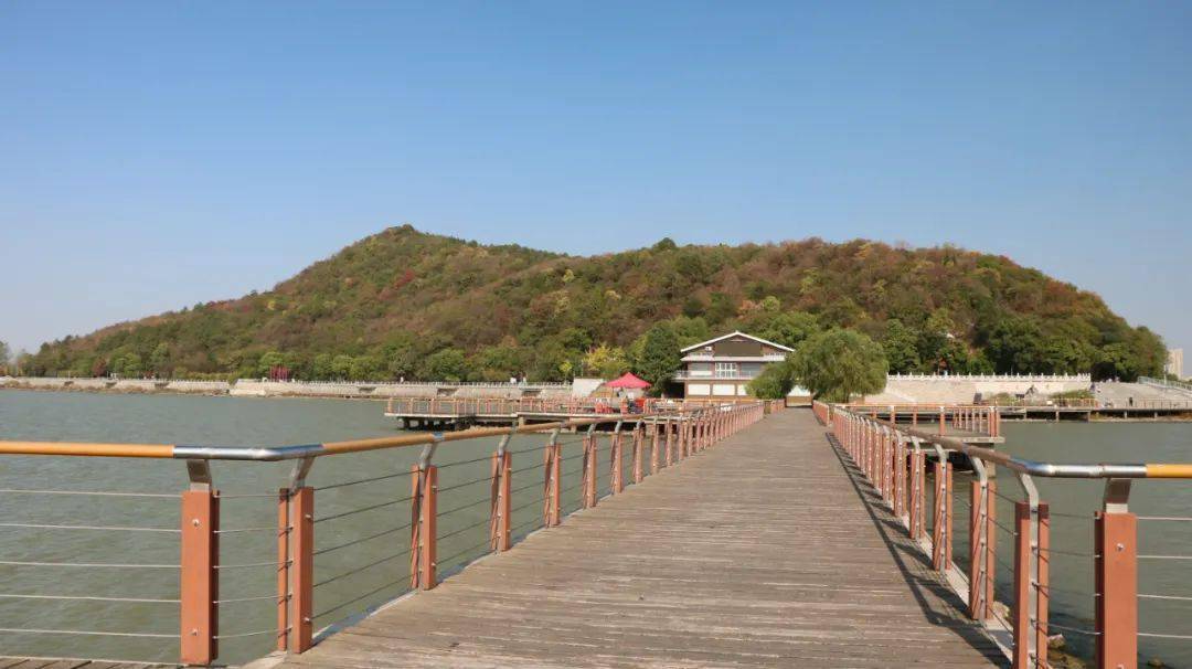 "在希望的田野上"系列报道382:巢湖西郊的龟山公园,观湖戏水,此岸如歌