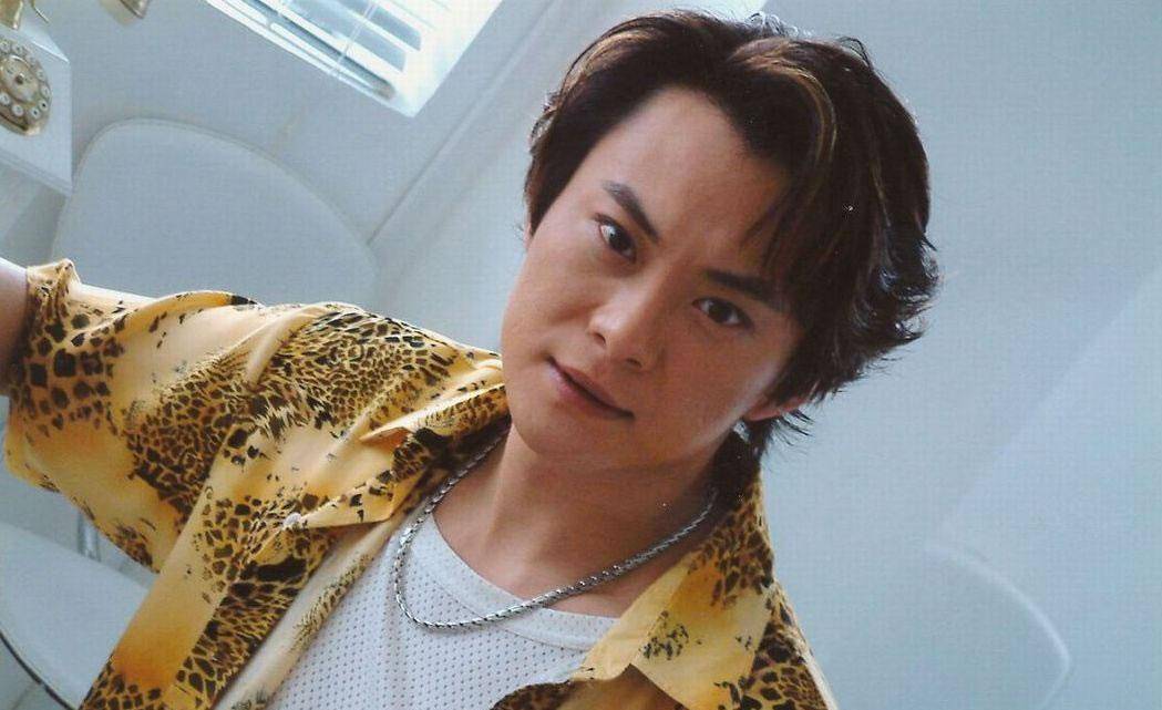 他与胡军是同学,戏红人不红,后娶小3岁"视后"