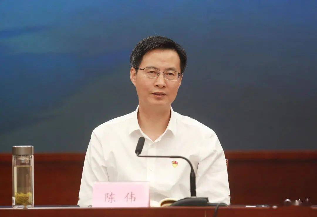 10月23日,市委书记陈伟到平湖指挥调度疫情防控工作.