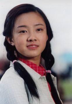 曾是赵本山的干女儿,巅峰时与干爹传出绯闻,如今已成为普通人_孟真