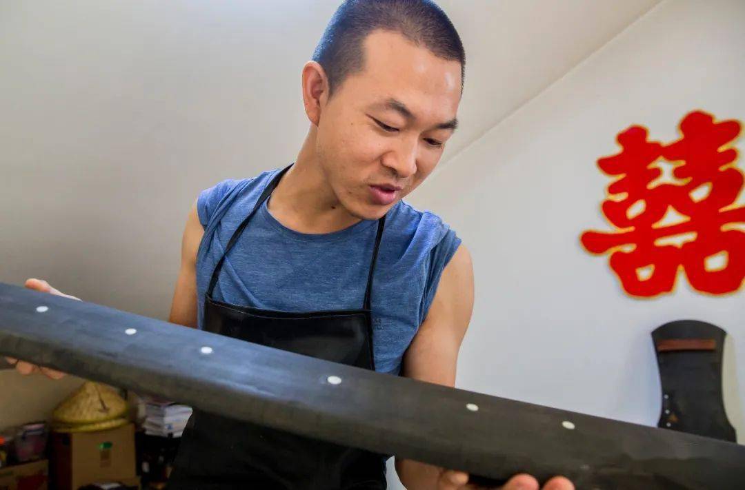 静乐名人杜威——执著追求艺术的工匠师_古琴_乐器_带着