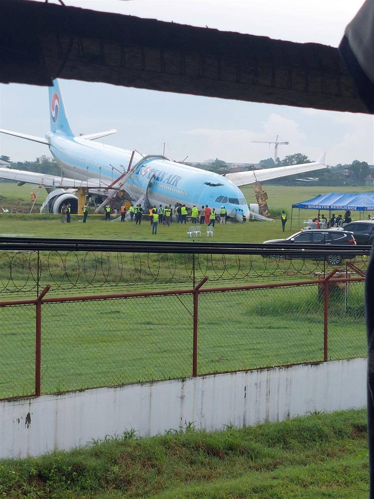 载有173人客机在菲律宾机场着陆时冲出跑道,没有人员伤亡
