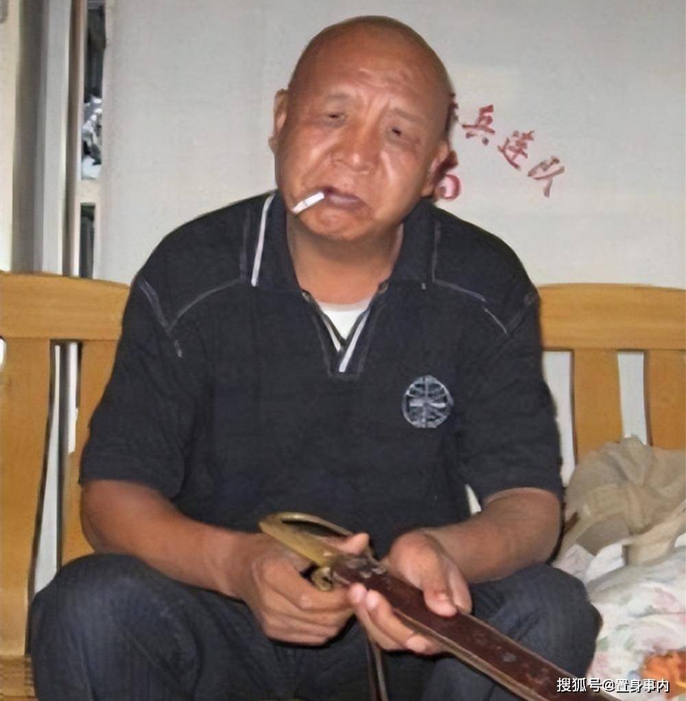 他和剧中的原型人物宋振涛,现实中不但认识,还一度走得很近.