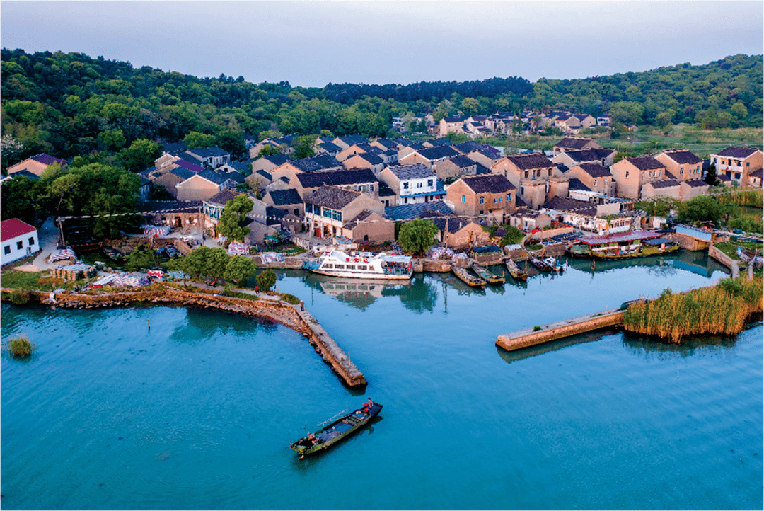 岛公路最美太湖小编再邀请大家欣赏地面视角的看了太空视角的度假区