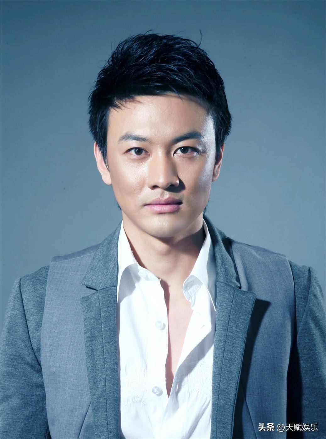 《奋斗》电视剧中的影视男演员袁世龙日常写真美照_烟台_上海_山东省