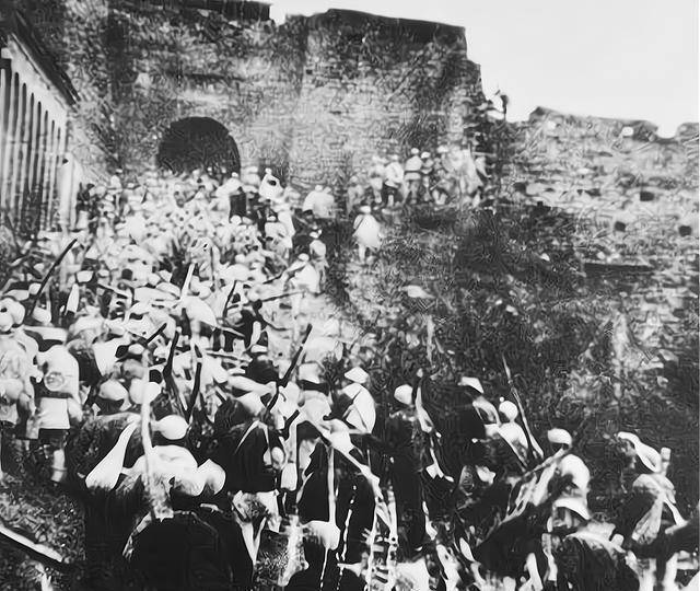 3纵司令员劝降黄埔同学,敌师长不投降,被俘前烧毁30亿法币_廖昂_西北