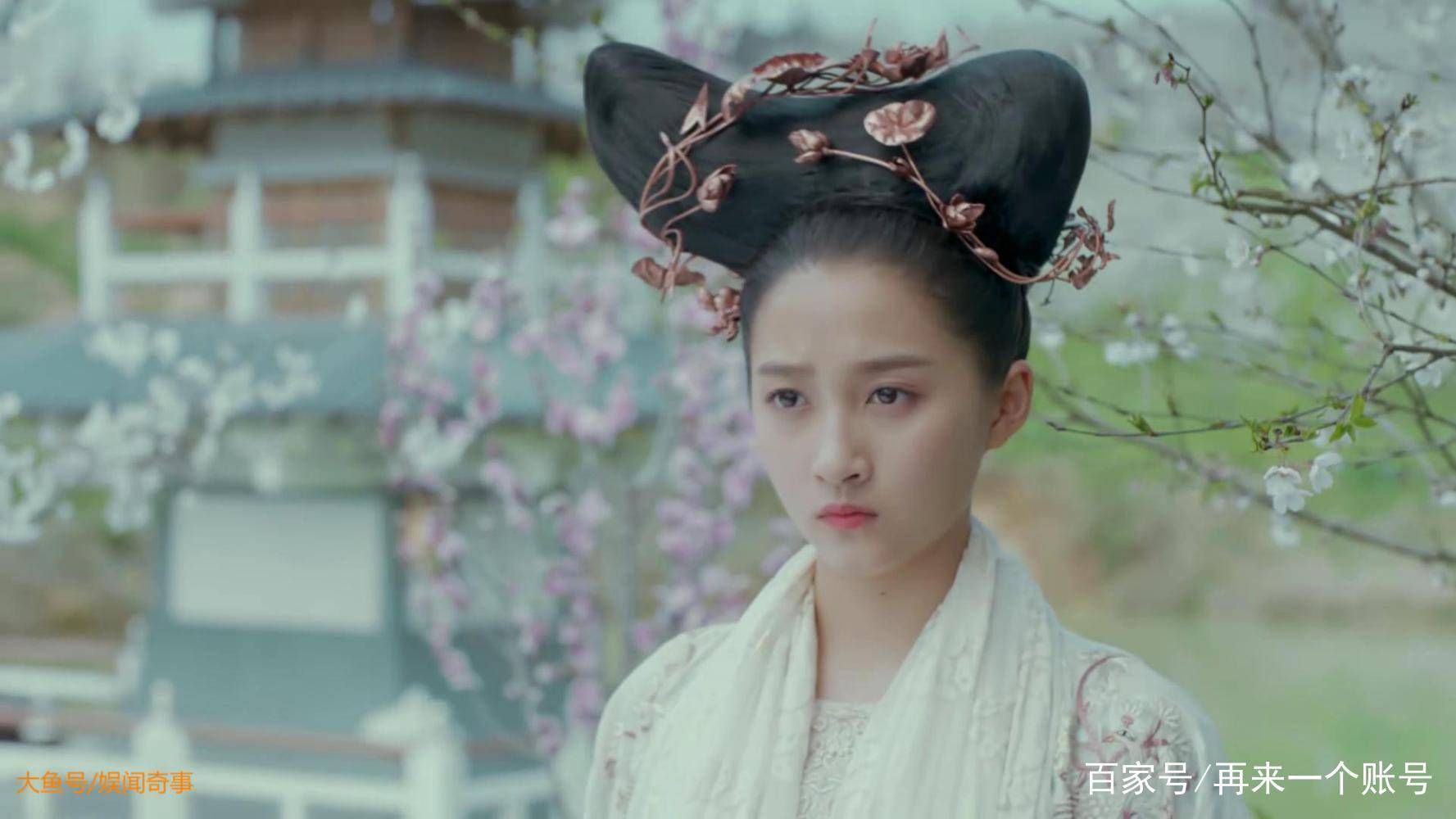 关晓彤在很多影视剧中扮演了男主角的女儿,以及《大丈夫》里的欧阳