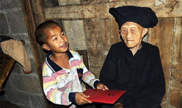 中国百岁老人排行榜_上海百岁寿星榜发布!百岁老人3418位,最高寿者114岁