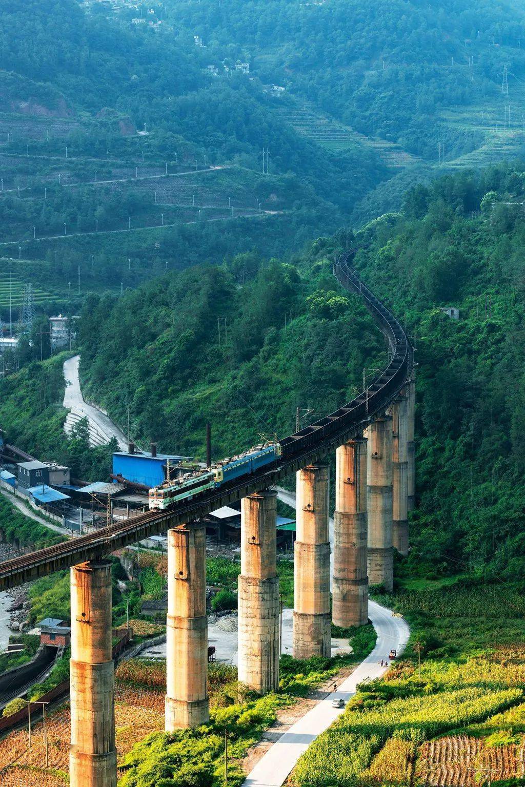 今起,成昆铁路越西站更名为乃托站_文昌_建设_火车票