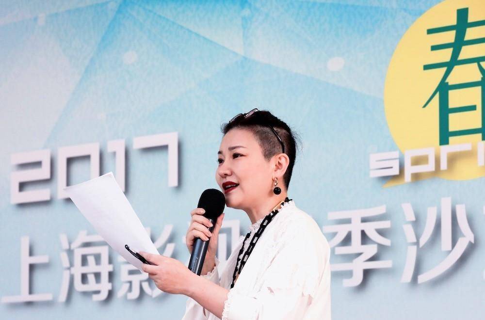 电视新闻主播胥午梅近况,她是从安徽走出来的知名电视主持人