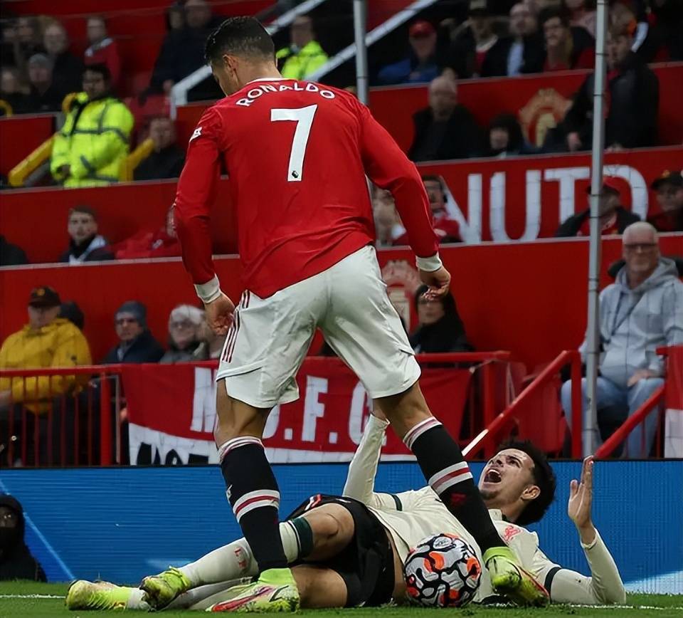 被逃掉的红牌,红牌盘点系列!_动作_主裁判_阿隆索