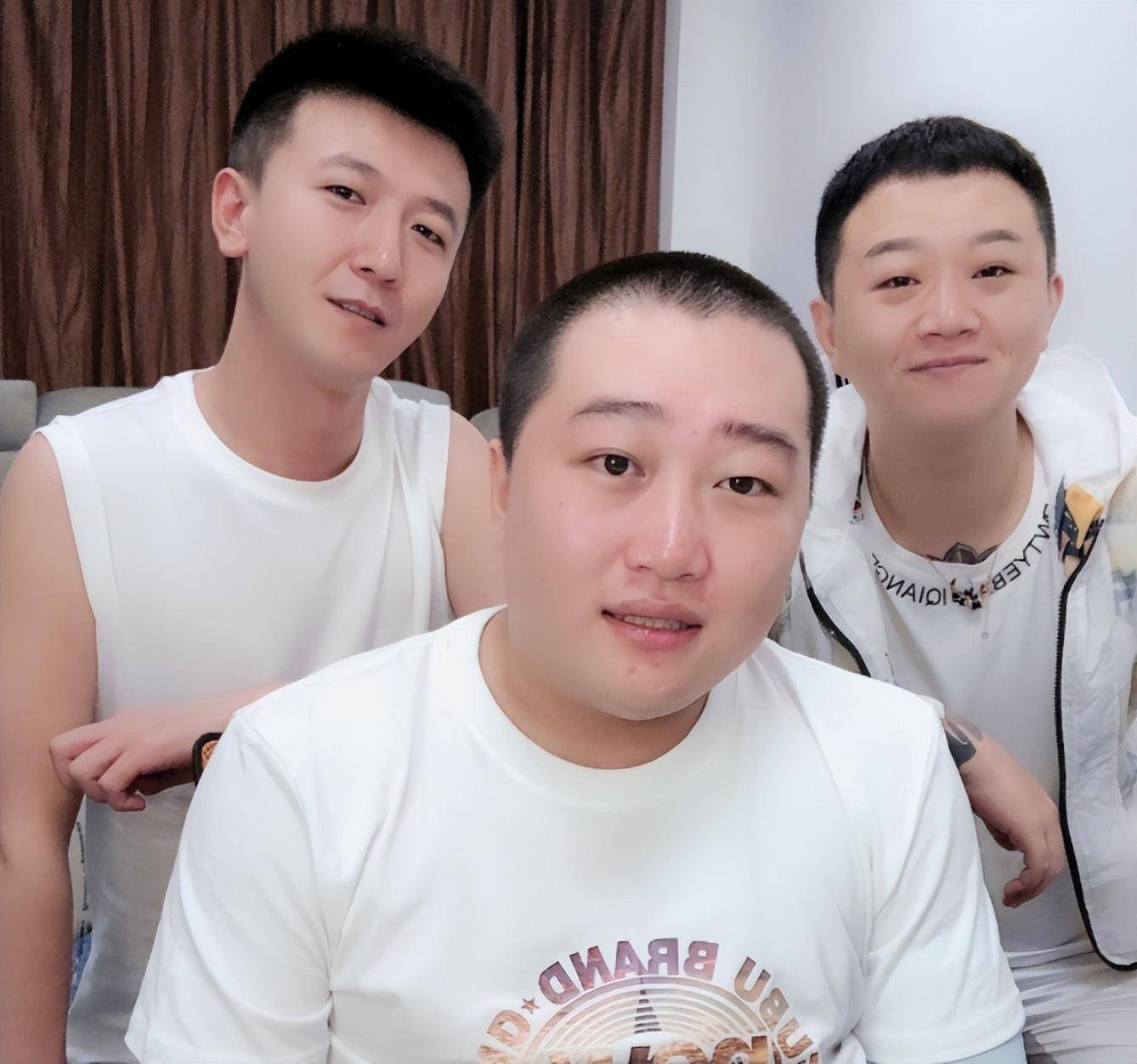 网红二驴决心帮助徒弟赔款500万,提议众主播取消"师徒"制度_骡子_违约