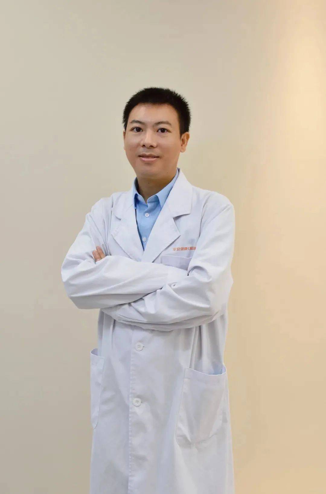 王智博中医科主治医师,医学硕士师承国医大师石学敏院士孟河学派传人