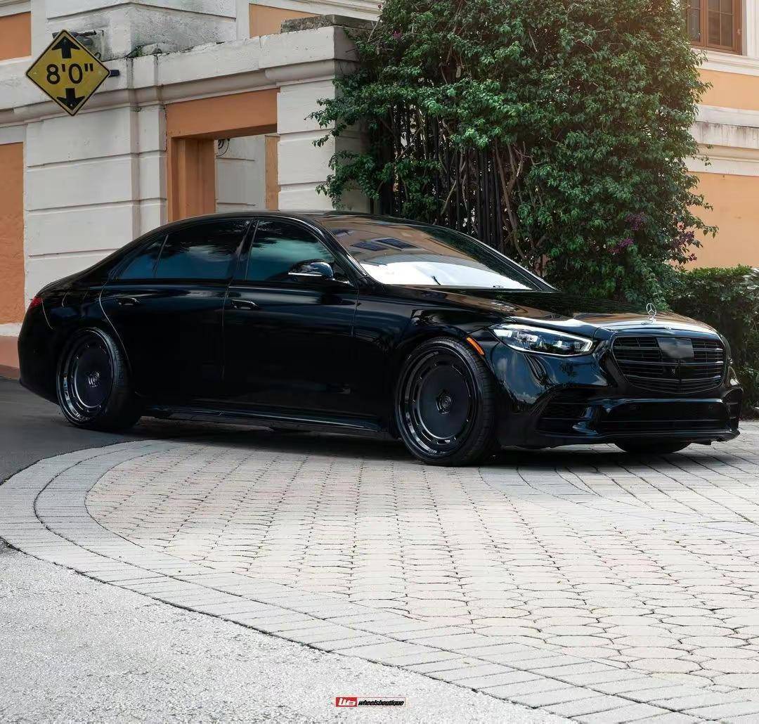 预售238万,全新奔驰迈巴赫s580亮相,黑武士涂装更犀利_搜狐汽车_搜狐