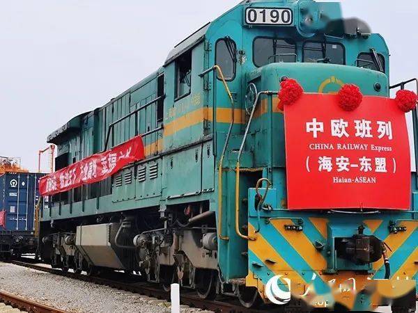 如东靠海,如皋靠江,启东靠上海,通州有机场,处于南通最北侧的海安从