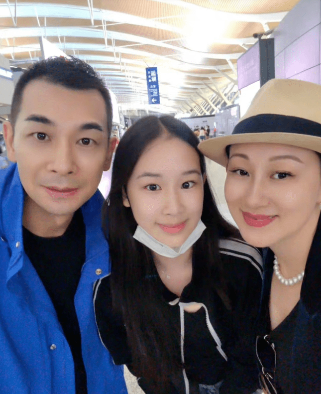 10位内地星二代大变样,甜馨越来越像妈,康康身高超1米8_王诗龄_照片