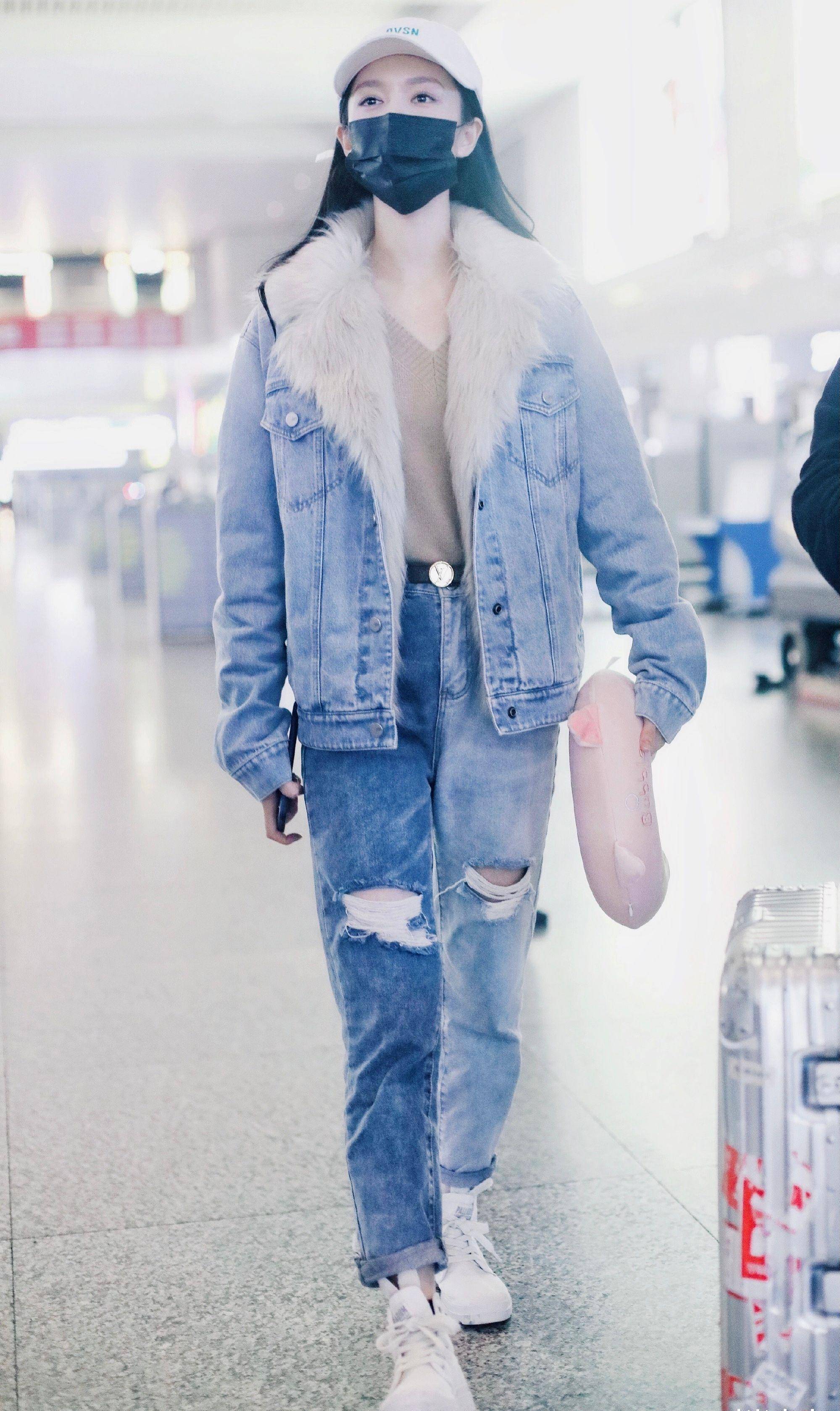 傅菁太会穿了,牛仔棉衣都不显臃肿,搭配破洞牛仔裤穿出女团范_身材