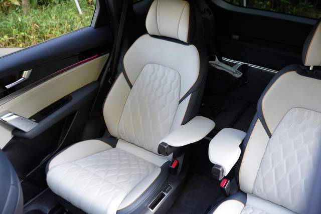 续航、性能、智能全在线!试驾新款唐EV