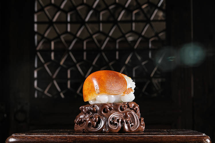 「璞玉雅藏」新疆和田玉籽料 熊明星玉雕《荣归龙龟》鉴赏_朝隆_海派