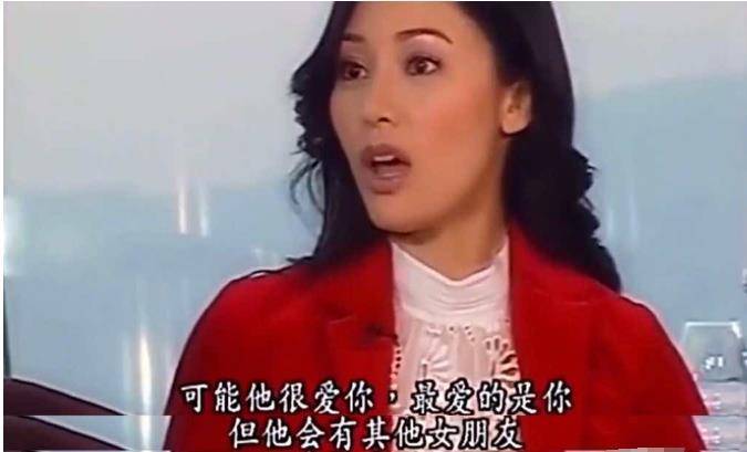 被李嘉欣说“蠢女人”，分手还替莫少聪生孩子，洪欣恋爱太坎坷了