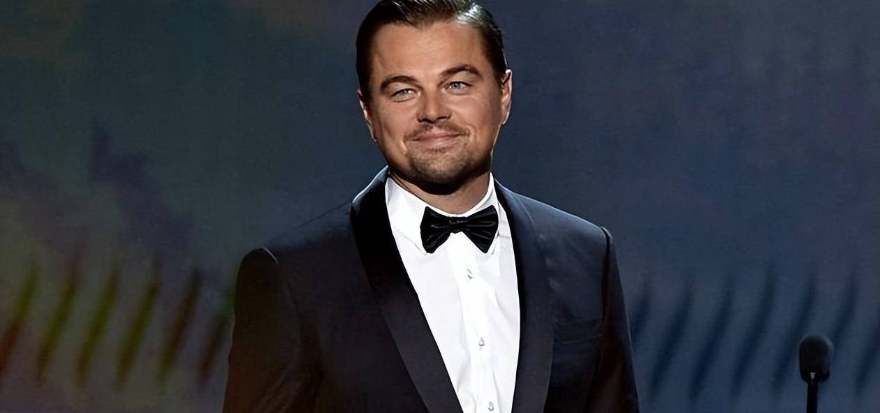 杰克·道森(莱昂纳多·迪卡普里奥)现在我们来看看,电影中的主角有