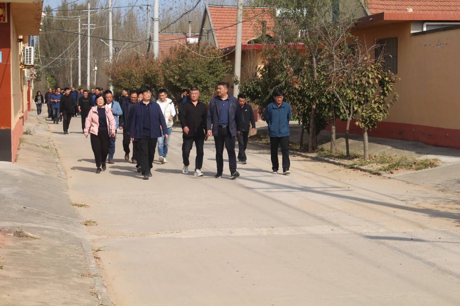 满意在凤城|姚哥庄社区召开人居环境整治现场推进会议