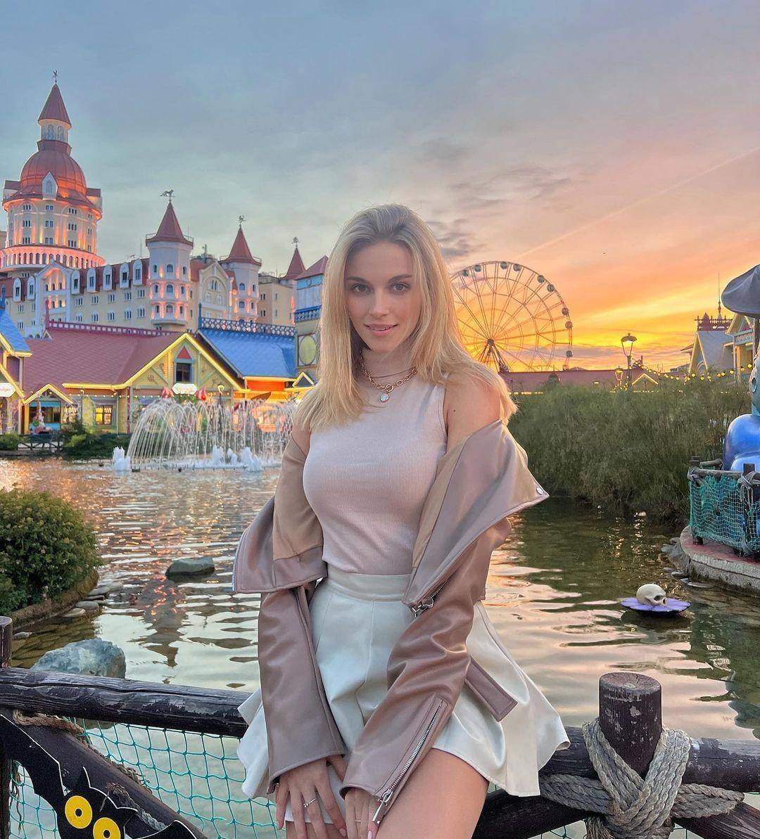 darialukonkina,19岁,身高1.