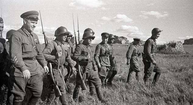在二战时期，苏联到底有多少军队？为何德军怎么打也打不下莫斯科