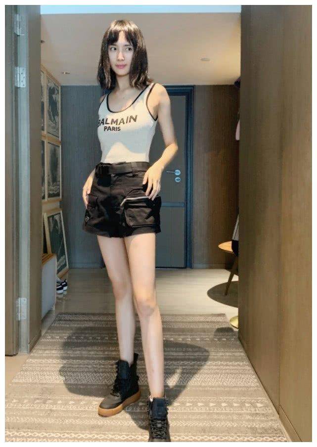 王紫璇才是新生代腿精吧,看她穿上夏裤效果,超模腿都没她秀_姐姐_身材