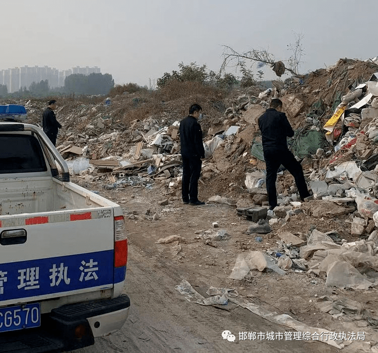 【主动作为】建筑垃圾管理处加强日常巡逻、严查乱倒垃圾渣土执法人员行为 9865