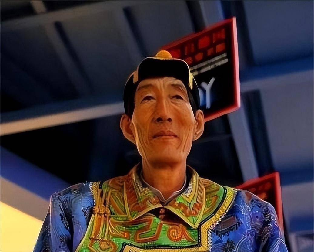 中国第一巨人鲍喜顺:不顾医生忠告冒险生子,儿子13岁已长到1米7_身高