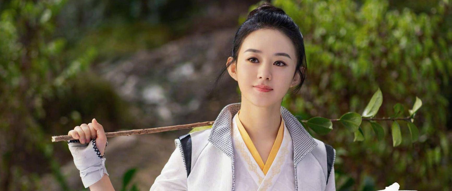 《有翡》,在剧中赵丽颖女主角周翡,是破雪刀第三代继承人