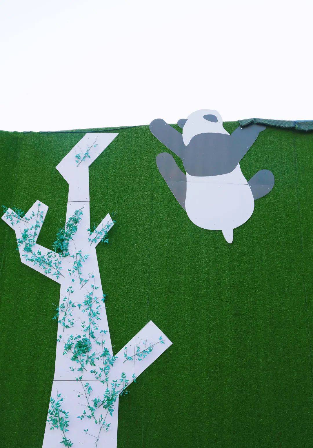 汉阳的武汉动物园改造施工围挡上有动物出没,你看到了吗?