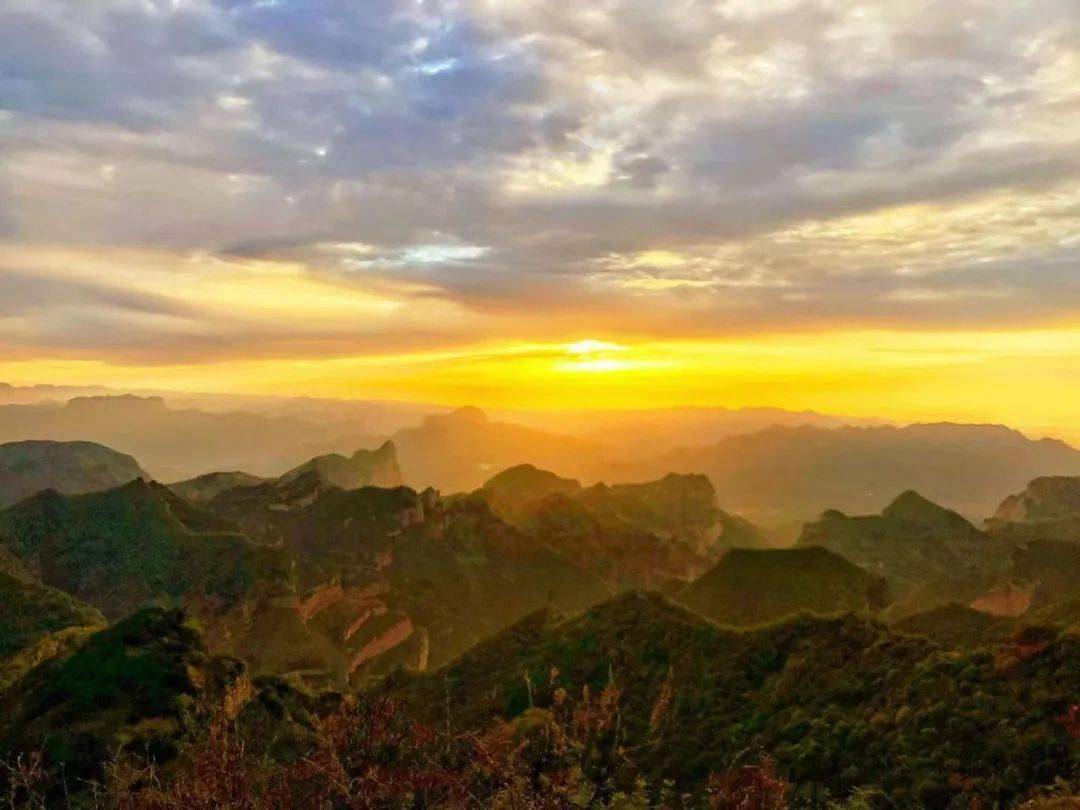 日出奇观看武乡板山 !