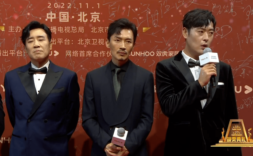 于和伟的法令纹,曹磊凹陷的脸颊,张桐的眼袋等细节看得一清二楚