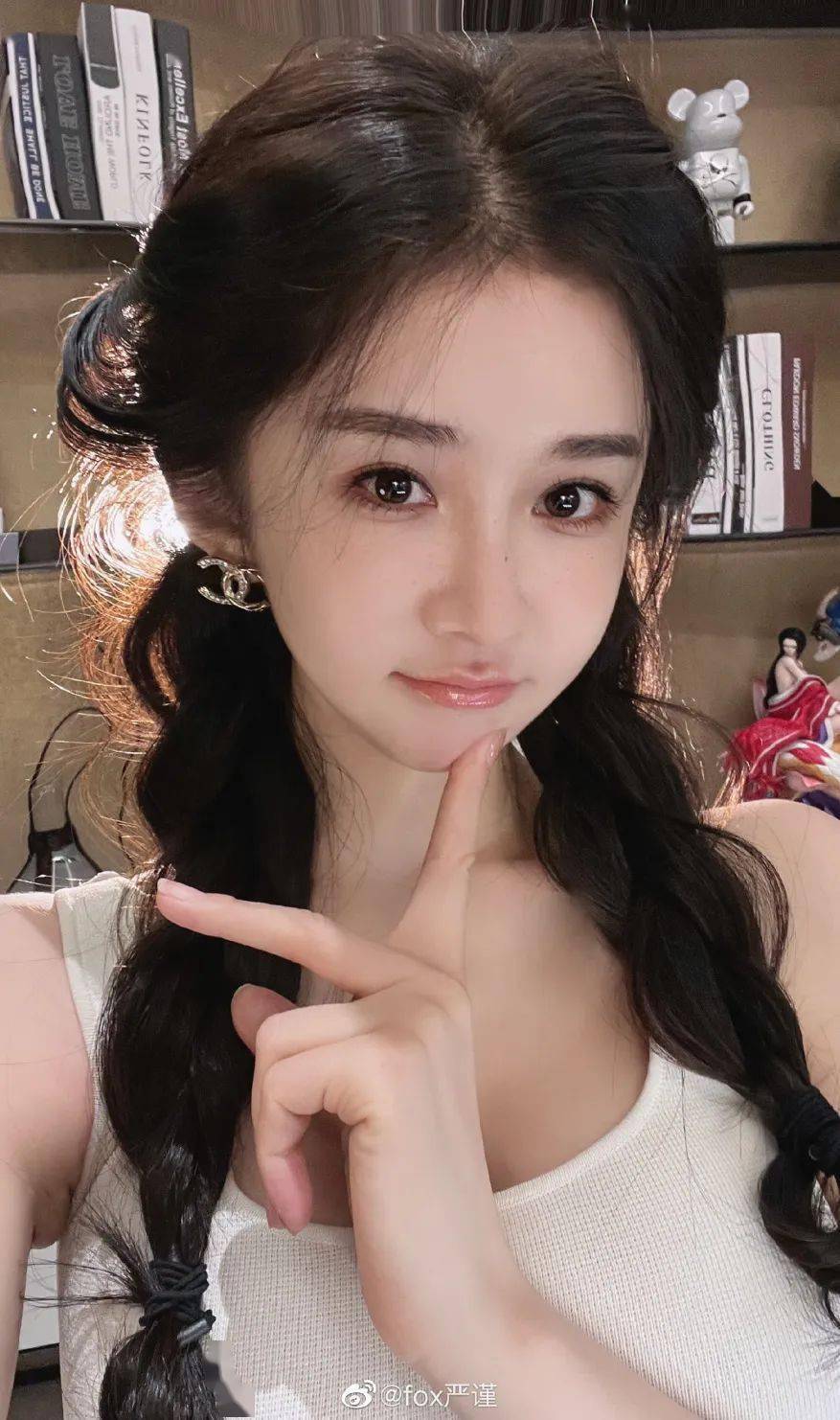 "没有人能拒绝严谨""合照杀手""素颜女神"1994.10.15