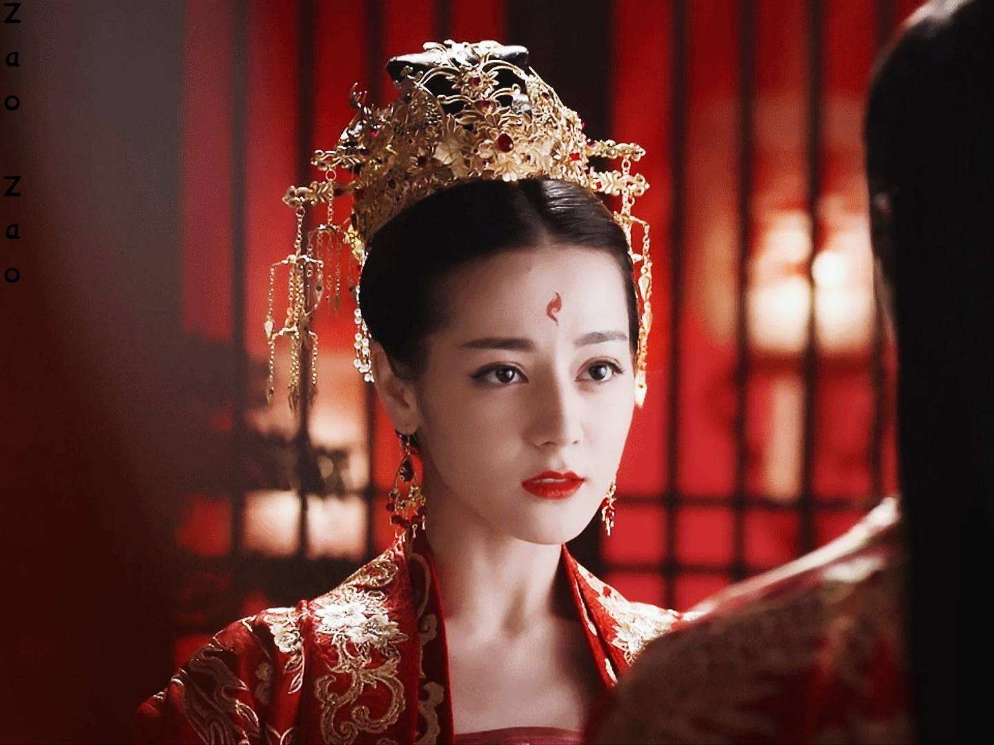 热巴新剧被艳压,短发张馨予又美又飒气场强_迪丽热巴_网友_电视剧