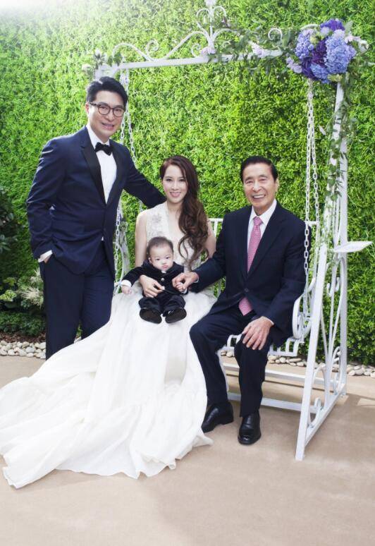 "千亿儿媳"徐子淇:为嫁豪门迁祖坟,生一个孩子公公奖励10亿_徐妈