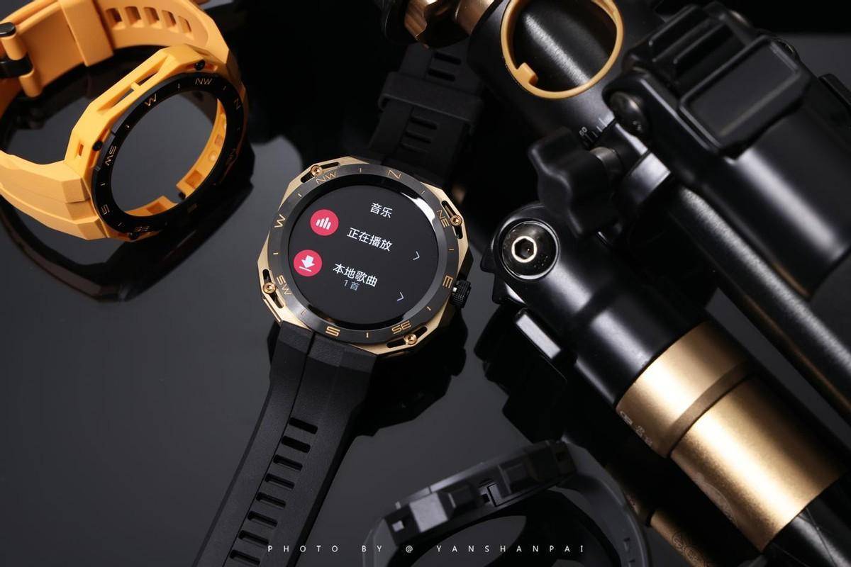 总带一块表太无聊！华为首款可换表壳智能手表WATCH GT Cyber评测
