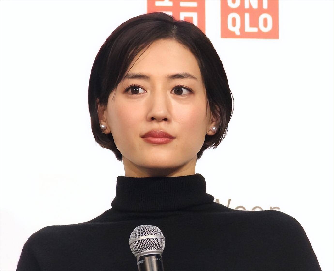 日本女星绫濑遥身穿黑衣超靓!雪肤玉貌美得让人窒息_短发_很漂亮_作品