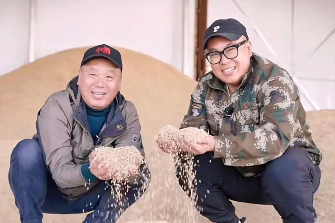 他很少开宝马了,换成了拖拉机_吴炳强_父亲_吴齐峰