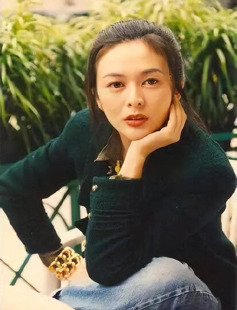 关之琳谈李连杰,我给李连杰拍照,他相貌堂堂,是个正人君子_张曼玉