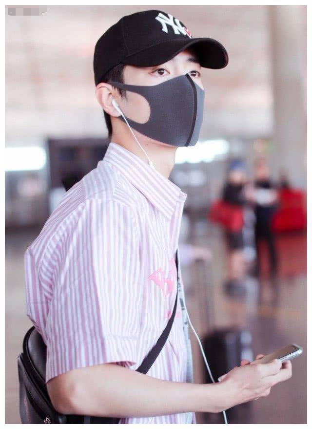 天不怕地不怕就怕肖战穿紧身裤,看到细腿,女粉要酸成柠檬_牛仔裤_造型