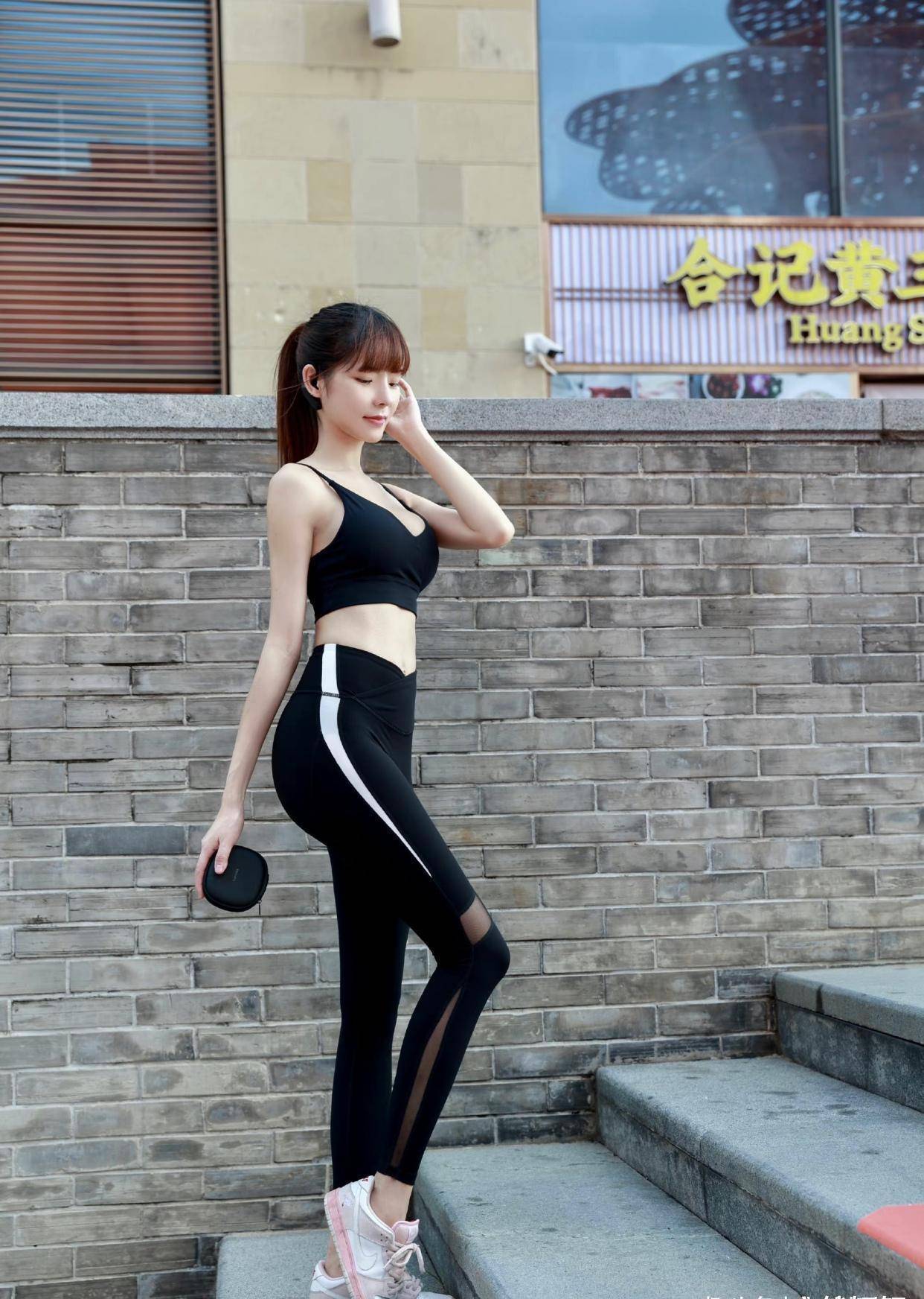 女孩子爱哭是实的在乎你，请不要让她输了好吗？