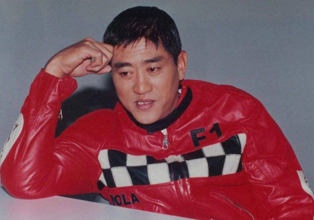 大佬柯受良:仗义一生潦倒离世,刘德华,张学友为他女儿"护嫁"_挑战